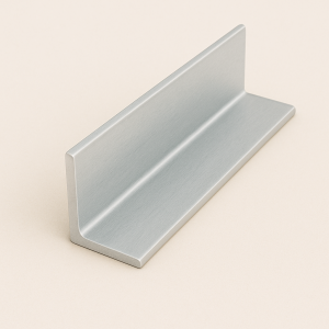 Уголок алюминиевый прессованный бульбообразный 100х22х4,5 мм 1915 ГОСТ 13617-97 в наличии в Московской области